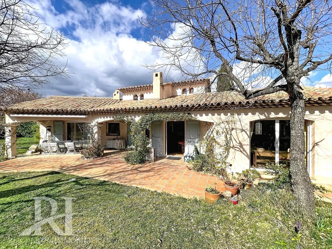Villa in Saint-Cézaire-sur-Siagne, Provence-Alpes-Côte d'Azur, France 1 - 17423662