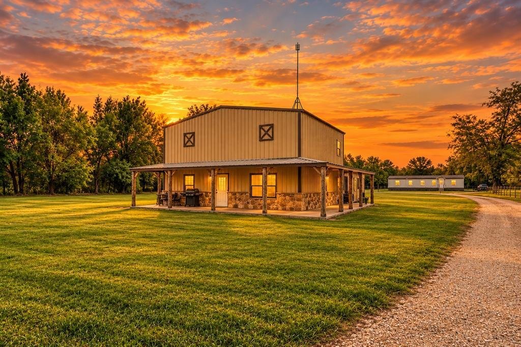 Sanger, Texas, United States 1 - 19147889