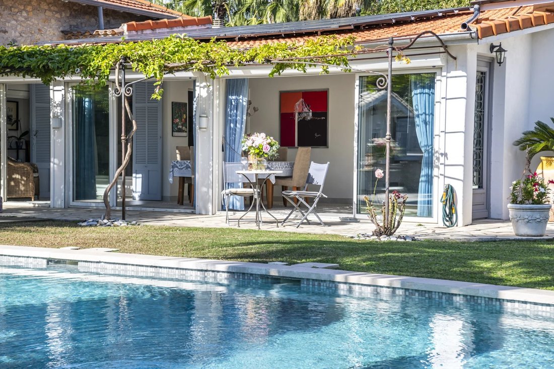 Haus in Les Cougoulins-Rastines, Antibes, Frankreich 5 - 19146370