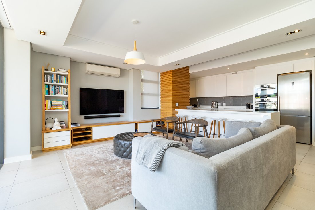 Apartment in Sea Point, Atlantic Seaboard, Cape Town 3 - 19146041
