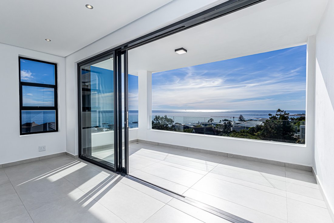 Apartment in Camps Bay, Atlantic Seaboard, Cape Town 1 - 19146045