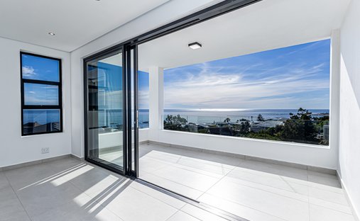 Apartment in Camps Bay, Atlantic Seaboard, Cape Town 1