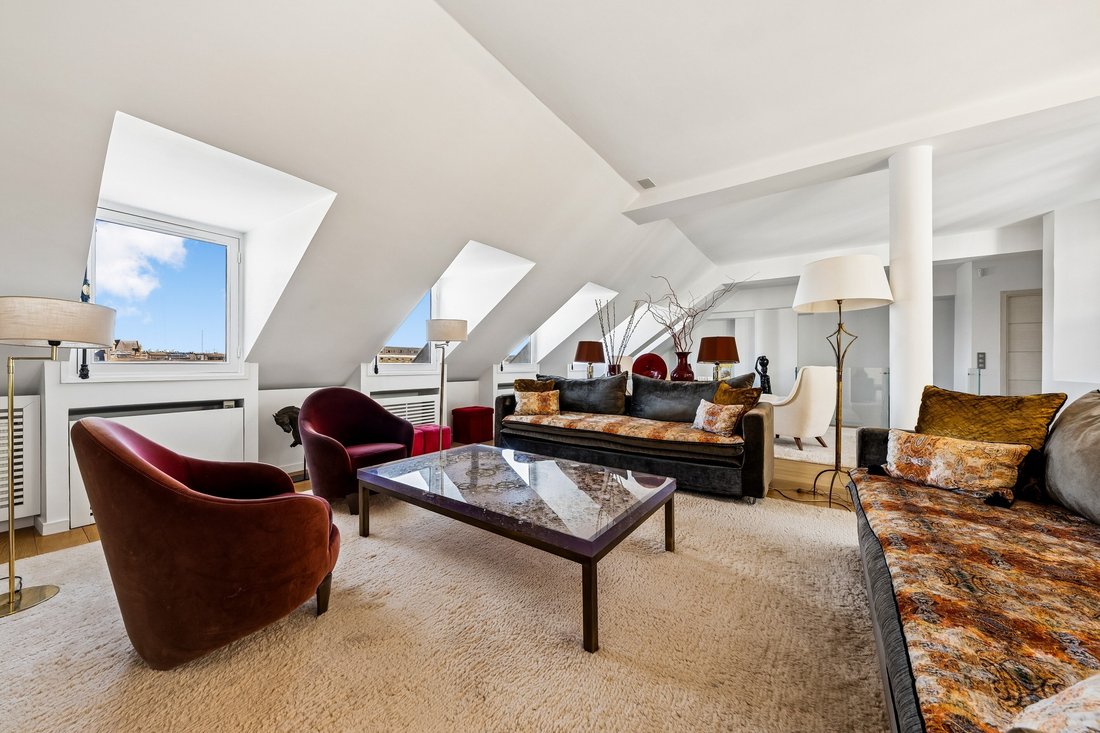 Apartment in Saint Germain l'Auxerrois, Paris 1er Arrondissement, Paris 5 - 19148596