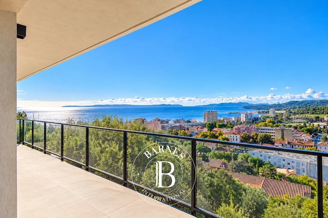 Apartment in Le Lavandou, Provence-Alpes-Côte d'Azur, France 2 - 18984821