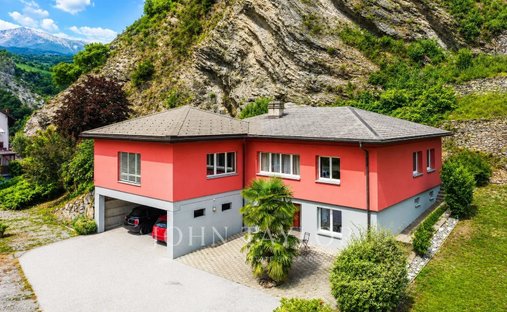 Haus in Saint-Léonard, Wallis, Schweiz 1