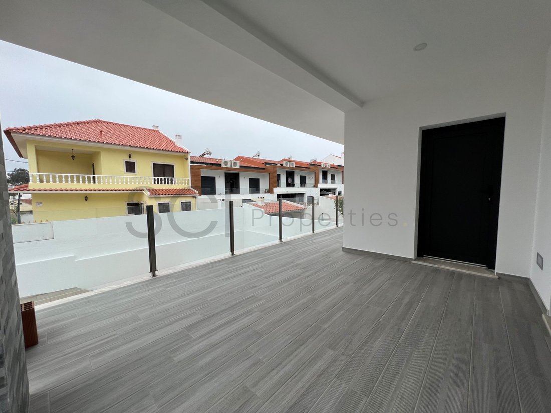 House in Charneca de Caparica e Sobreda, Setubal, Portugal 1 - 19148673