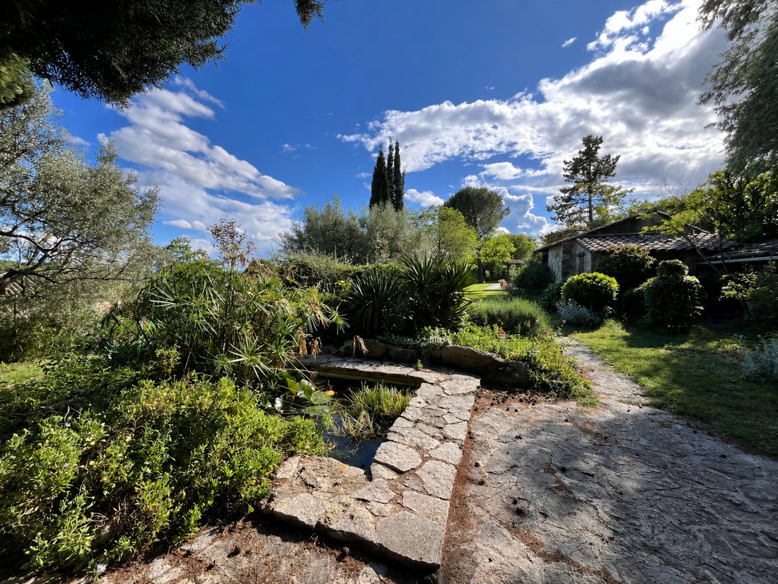 Estate in La Garde-Adhemar, Auvergne-Rhône-Alpes, France 4 - 19148374