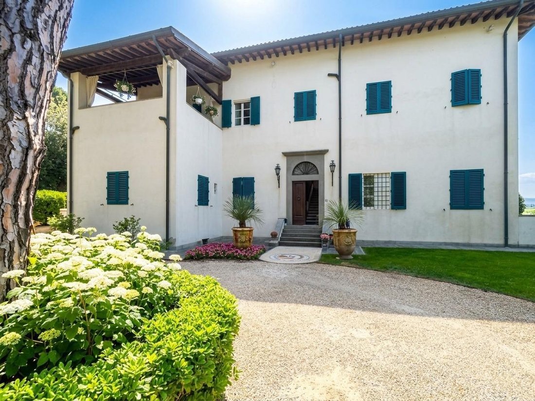 Villa in Ronchi, Massa, Italy 5 - 19147615