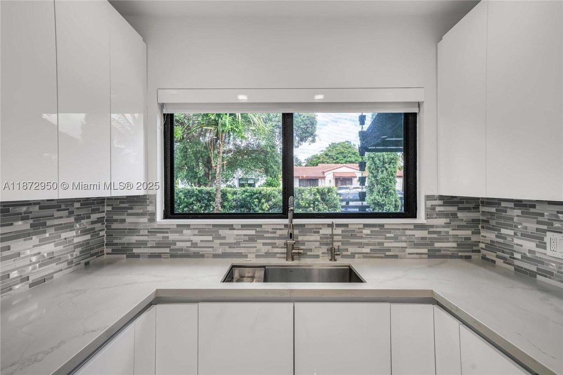 House in Miami, Florida, United States 5 - 16638312