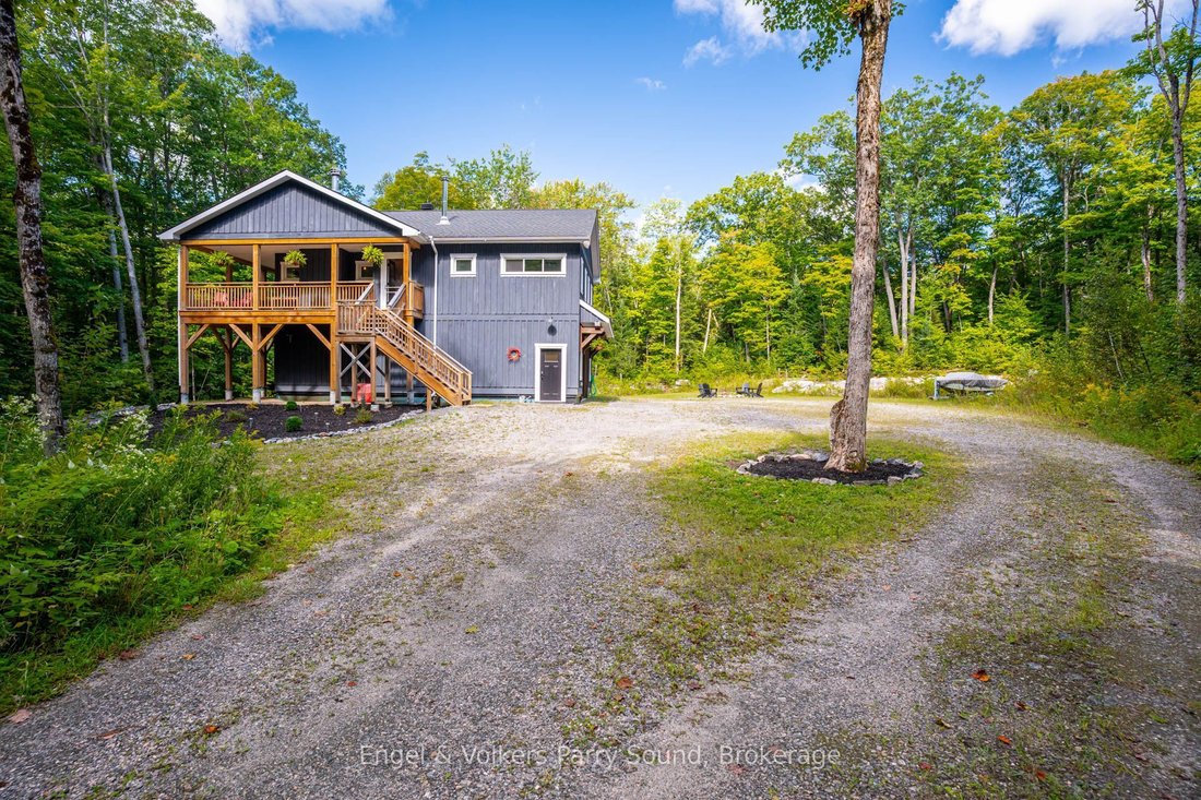 House in Seguin, Ontario, Canada 2 - 19148356