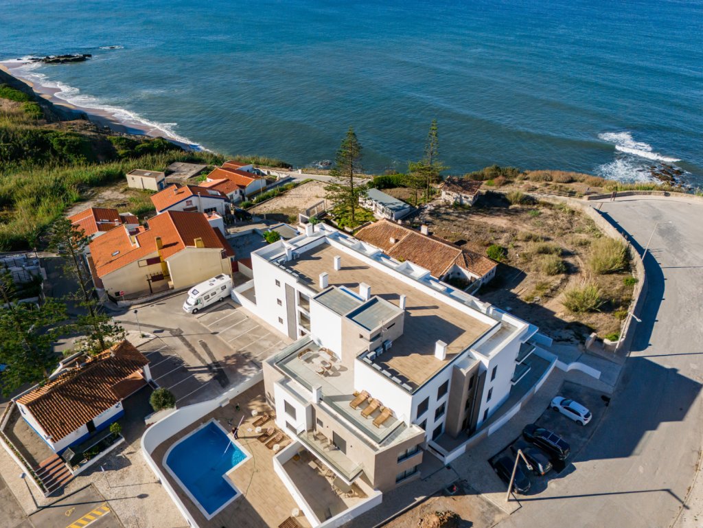 Estate in Atouguia da Baleia, Leiria District, Portugal 2 - 16546666