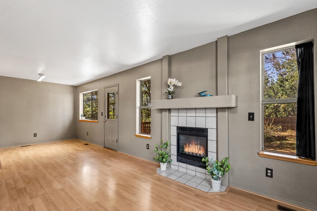 Flagstaff, Arizona, United States 3 - 19136038