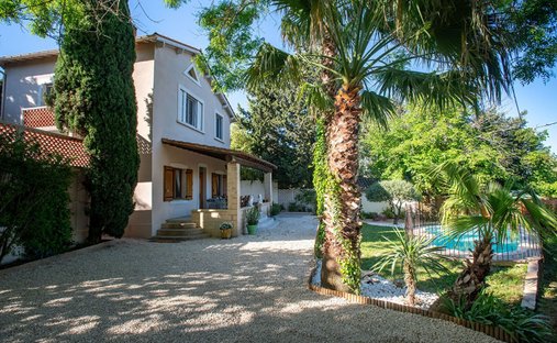 Maison à Montagne des Chèvres, Villeneuve-lès-Avignon, France 1