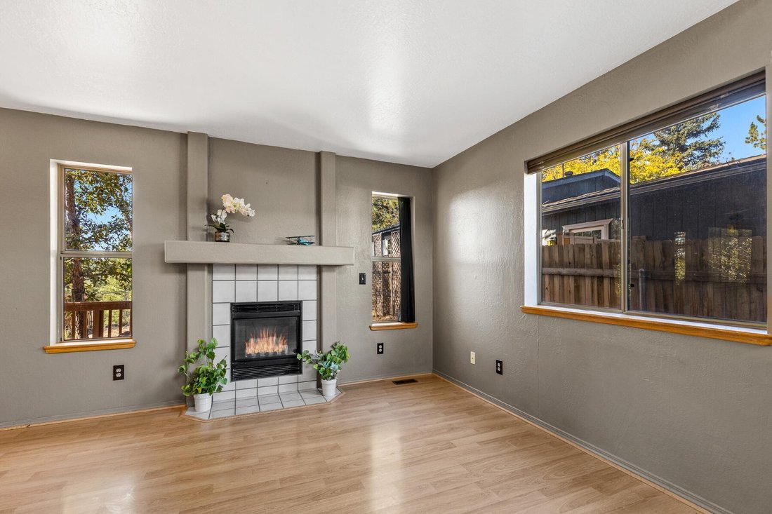 Flagstaff, Arizona, United States 4 - 19136038