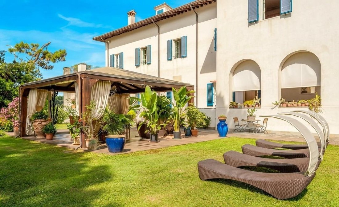 Villa in Ronchi, Massa, Italy 3 - 19147615