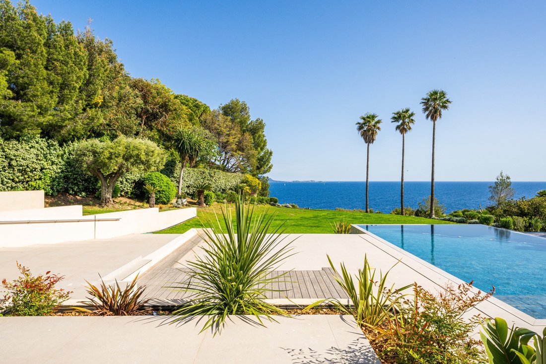 Casa a Saint-Cyr-sur-Mer, Provenza-Alpi-Costa Azzurra, Francia 2 - 15596857