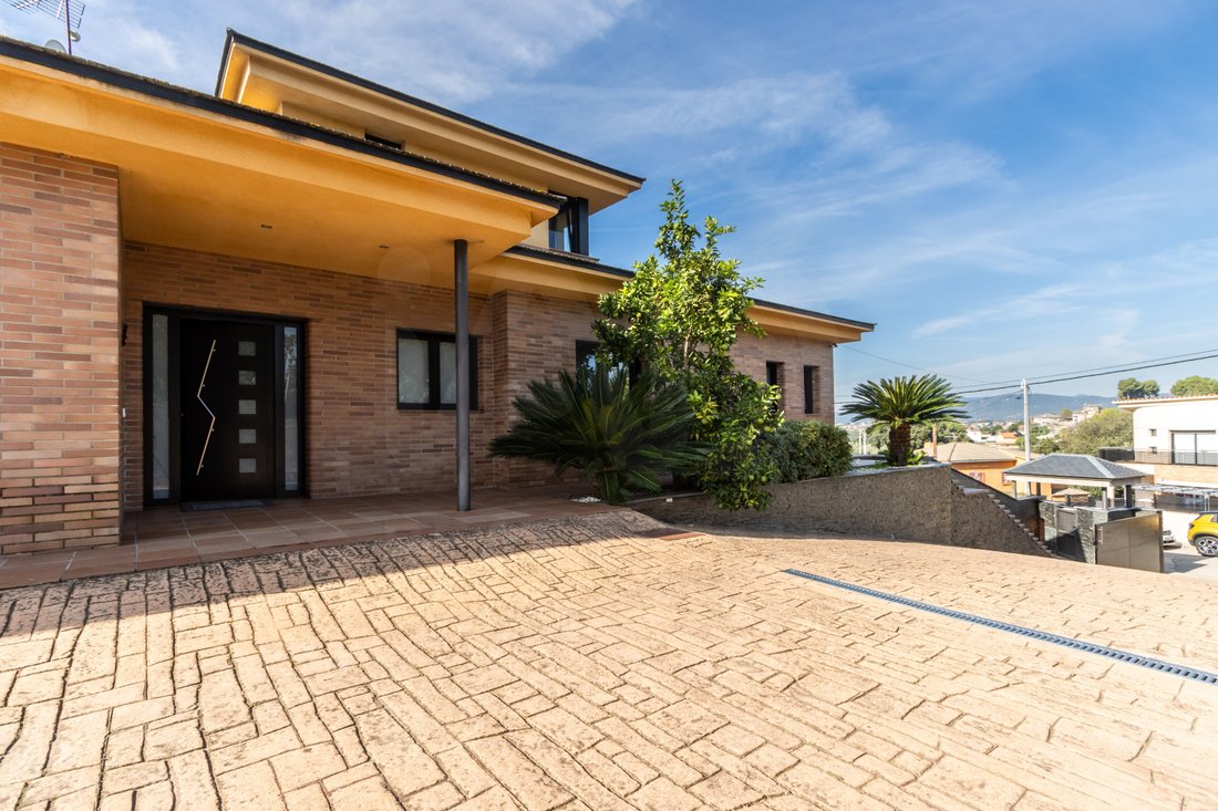 Chalet in Lliçà de Vall, Katalonien, Spanien 4 - 19145689