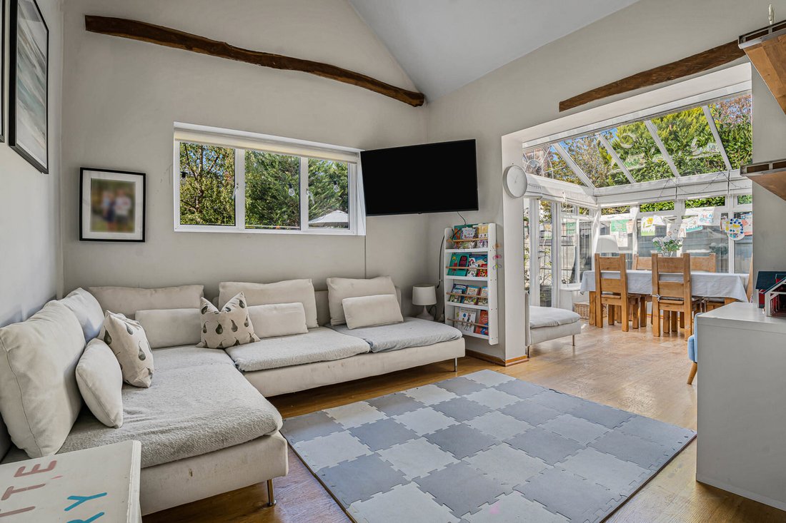 Haus in Oxshott, Elmbridge, England 5 - 19147065