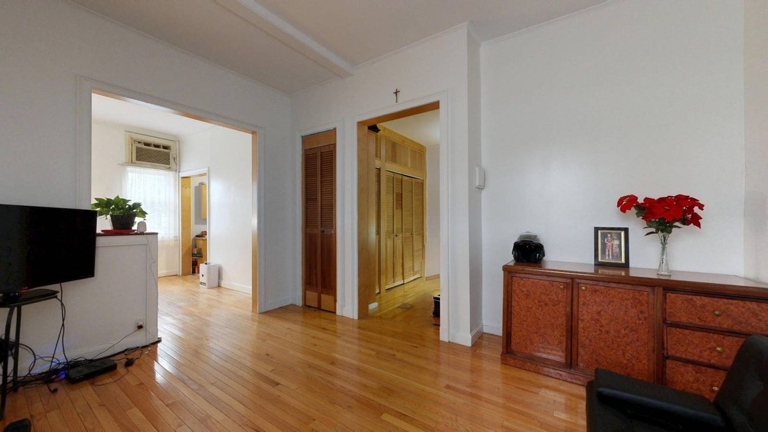House in New York, New York, United States 4 - 19146685