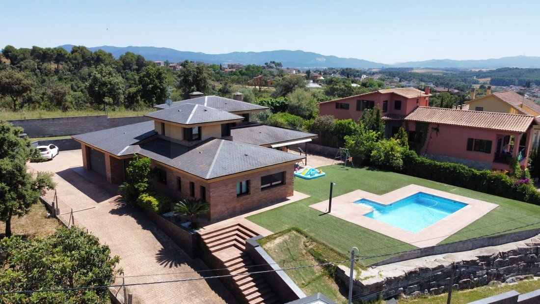 Chalet in Lliçà de Vall, Katalonien, Spanien 1 - 19145689