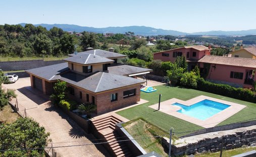 Chalet in Lliçà de Vall, Katalonien, Spanien 1