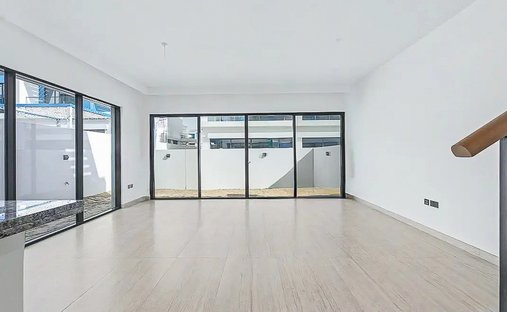 Townhouse in Remraam, Dubai, United Arab Emirates 1