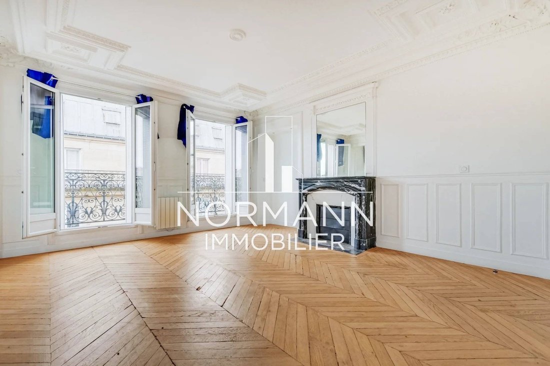 Apartment in Grange Aux Belles-Terrage, Paris 10e Arrondissement, Paris 4 - 19148507