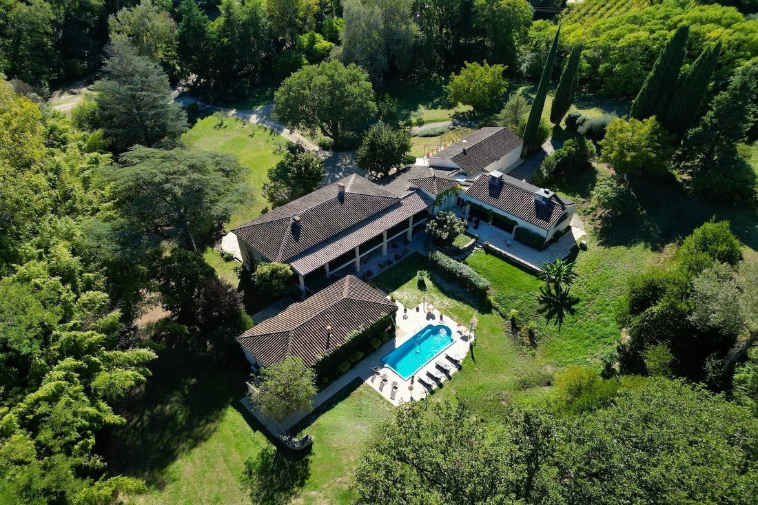 House in Uzès, Occitania, France 4 - 19148165