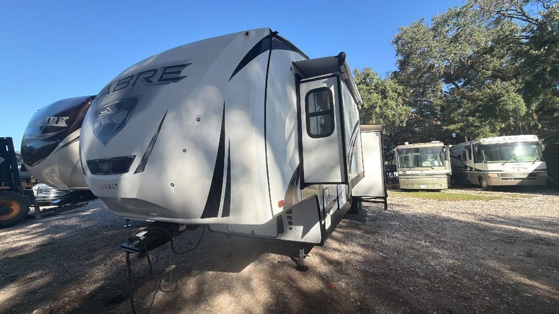 2020 Sabre by Forest River Sabre Fifth Wheel 36BHQ in Thonotosassa, FL, United States 2 - 19148995