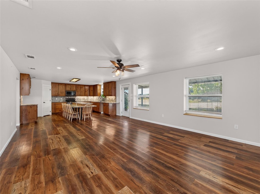 House in Florence, Texas, United States 5 - 19147049