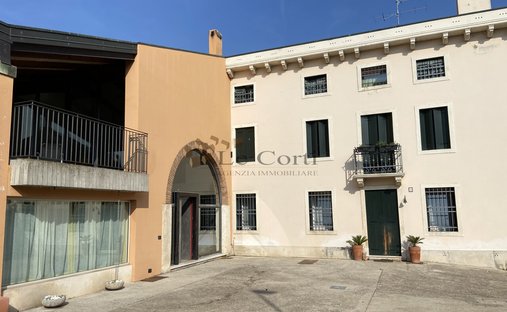 Haus in Lonigo, Venetien, Italien 1