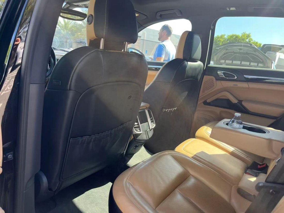 Suv in Costa Mesa, CA, United States 4 - 19149016