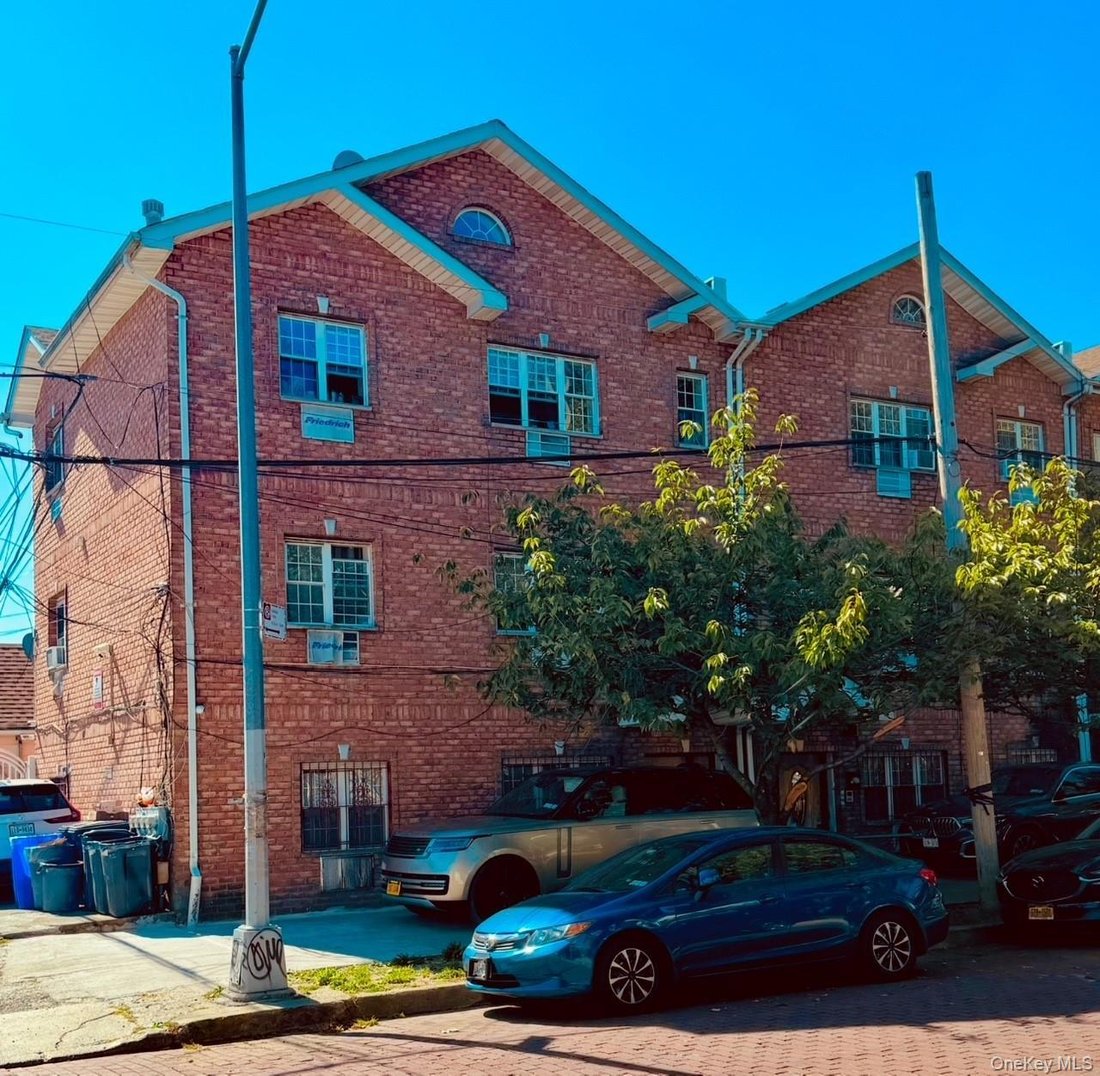 House in New York, New York, United States 1 - 19147380