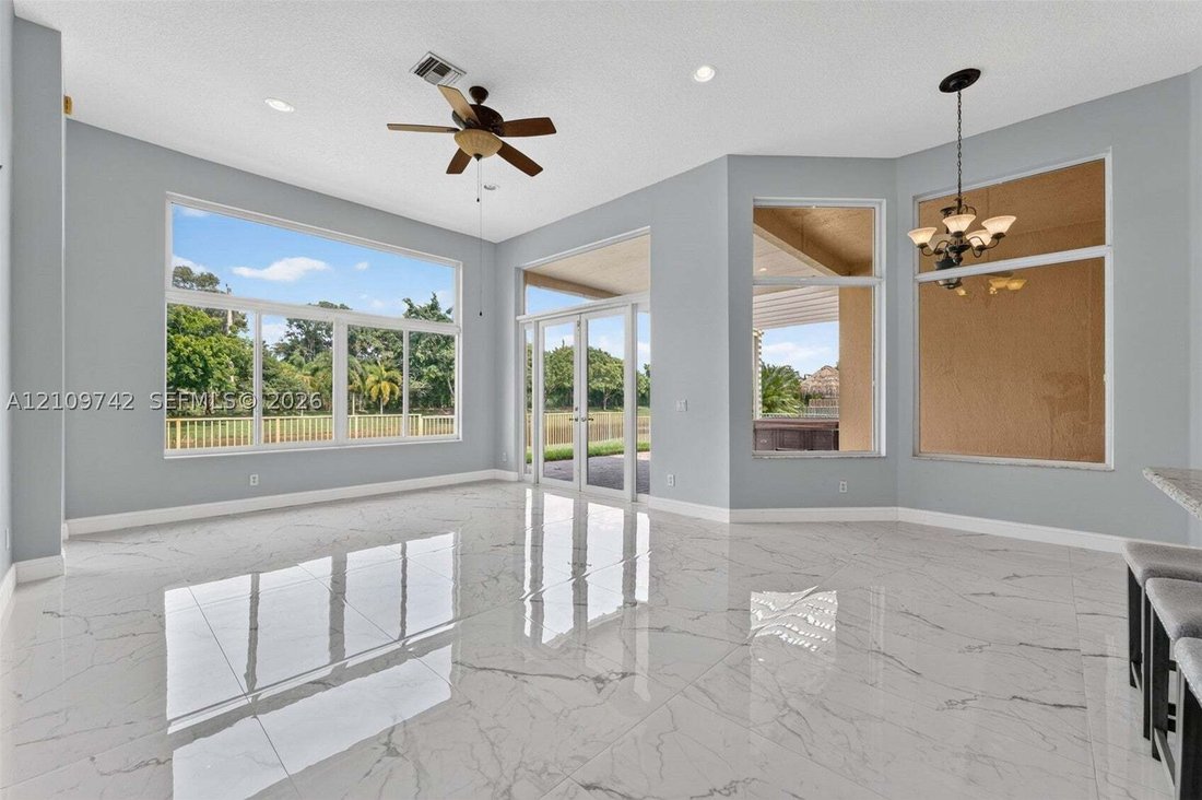 Haus in Pembroke Pines, Florida, Vereinigte Staaten 4 - 19147152