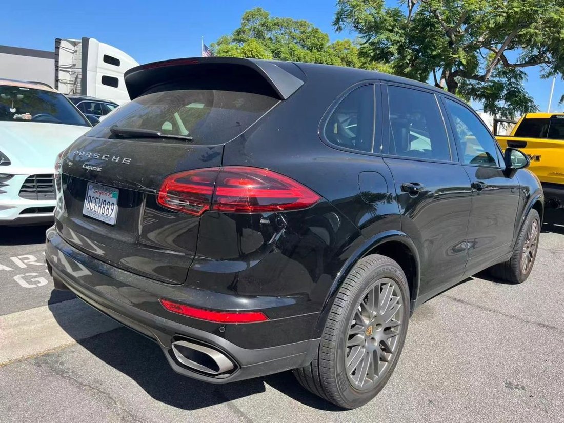 Suv in Costa Mesa, CA, United States 2 - 19149016