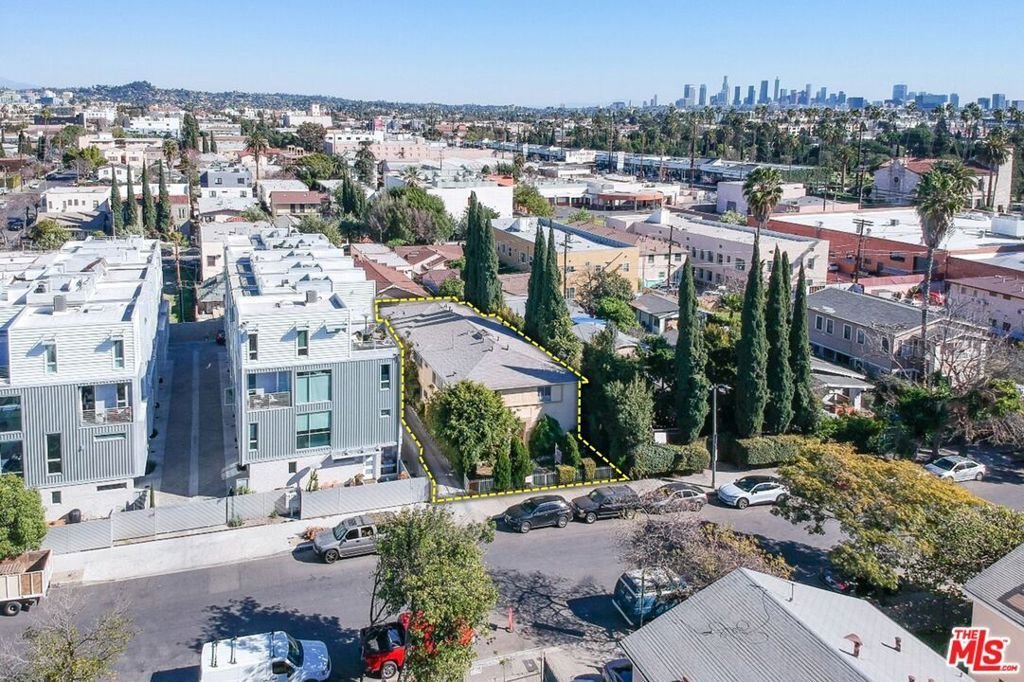 Los Angeles, California, United States 1 - 19146911