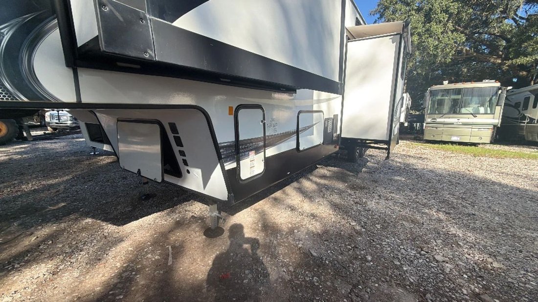 2020 Sabre by Forest River Sabre Fifth Wheel 36BHQ in Thonotosassa, FL, United States 3 - 19148995