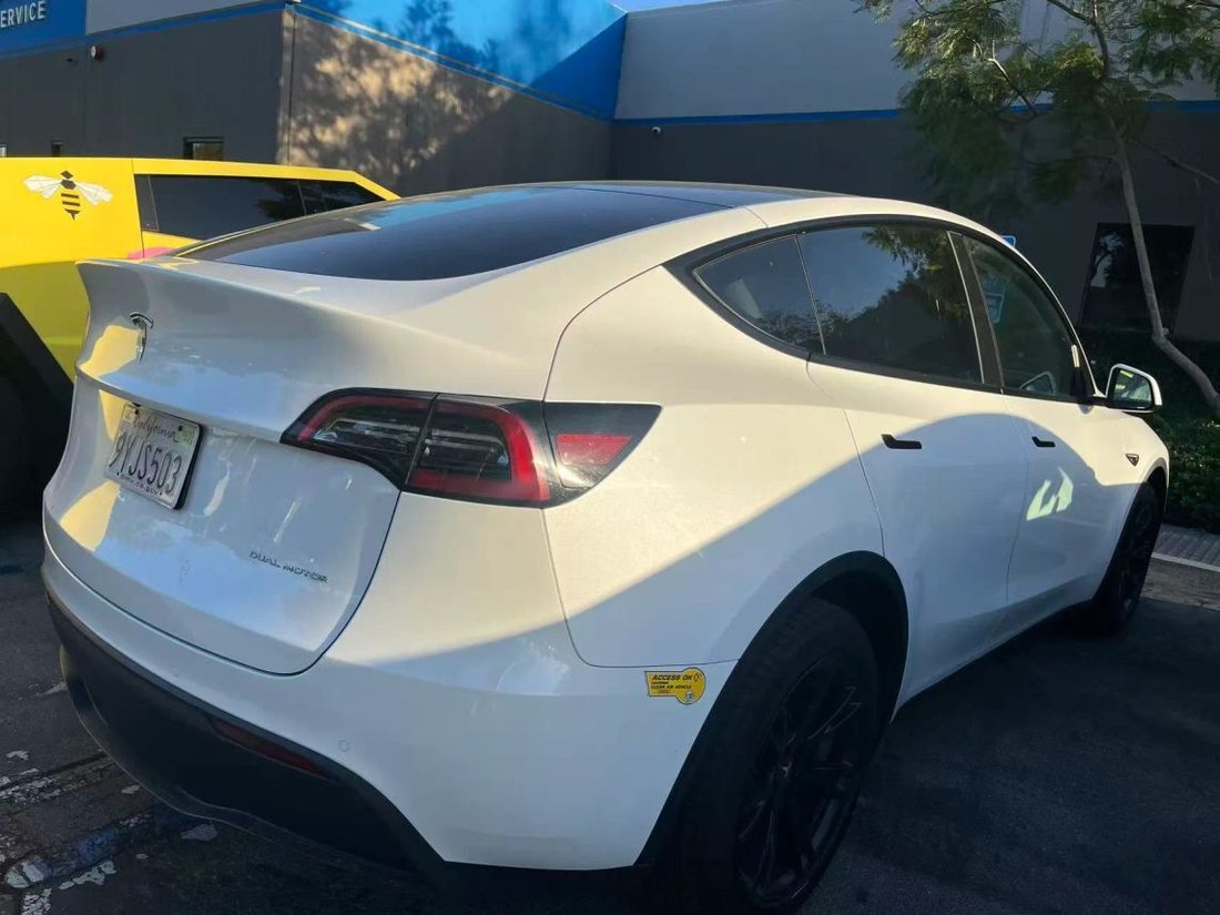 Suv in Costa Mesa, CA, United States 2 - 19148923