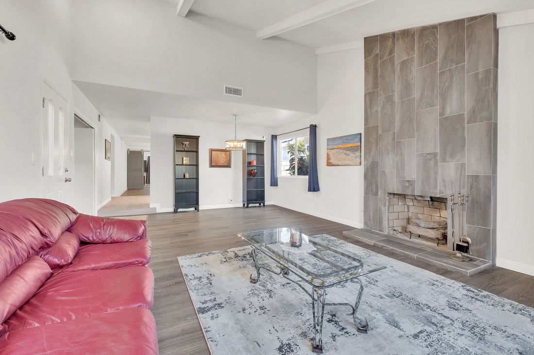 Casa a Carson, California, Stati Uniti 2 - 19146214
