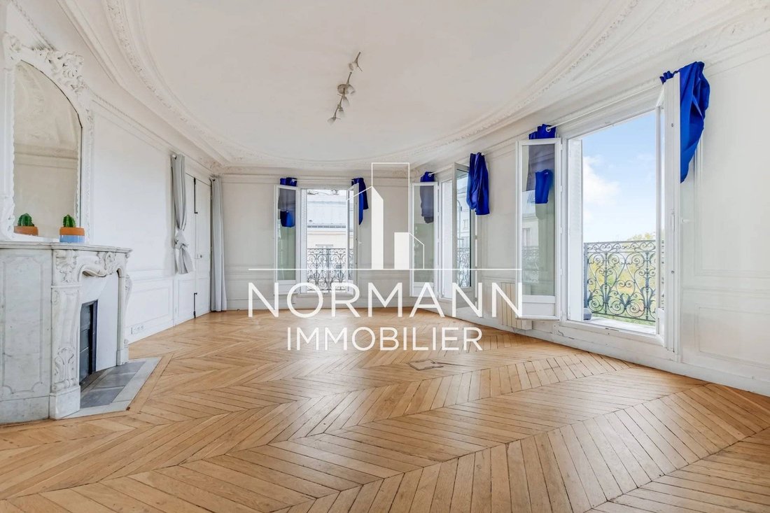 Apartment in Grange Aux Belles-Terrage, Paris 10e Arrondissement, Paris 1 - 19148507