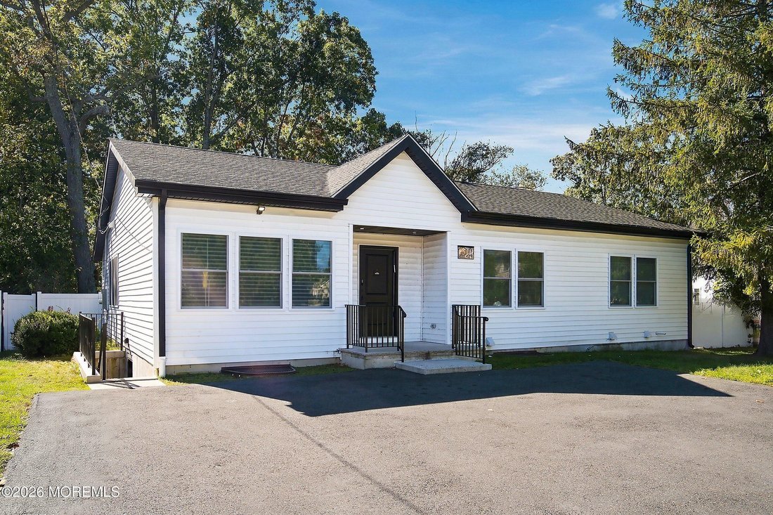 House in Lakewood Township, New Jersey, United States 1 - 19146777