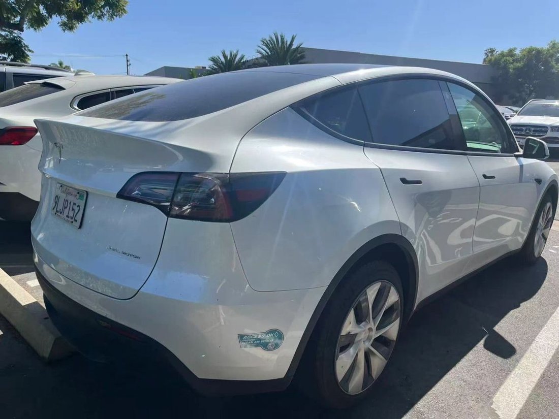 Suv in Costa Mesa, CA, United States 2 - 19148895