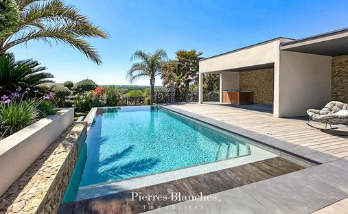 Villa in Ancien Hôpital, Beziers, France 1