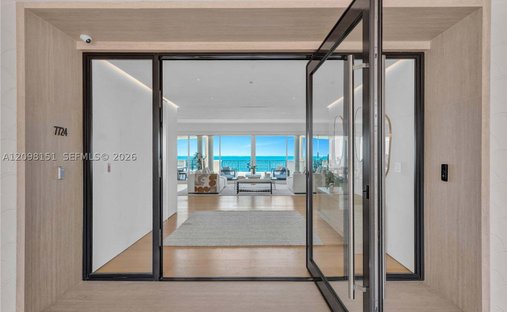 Condo in Miami Beach, Florida, United States 1