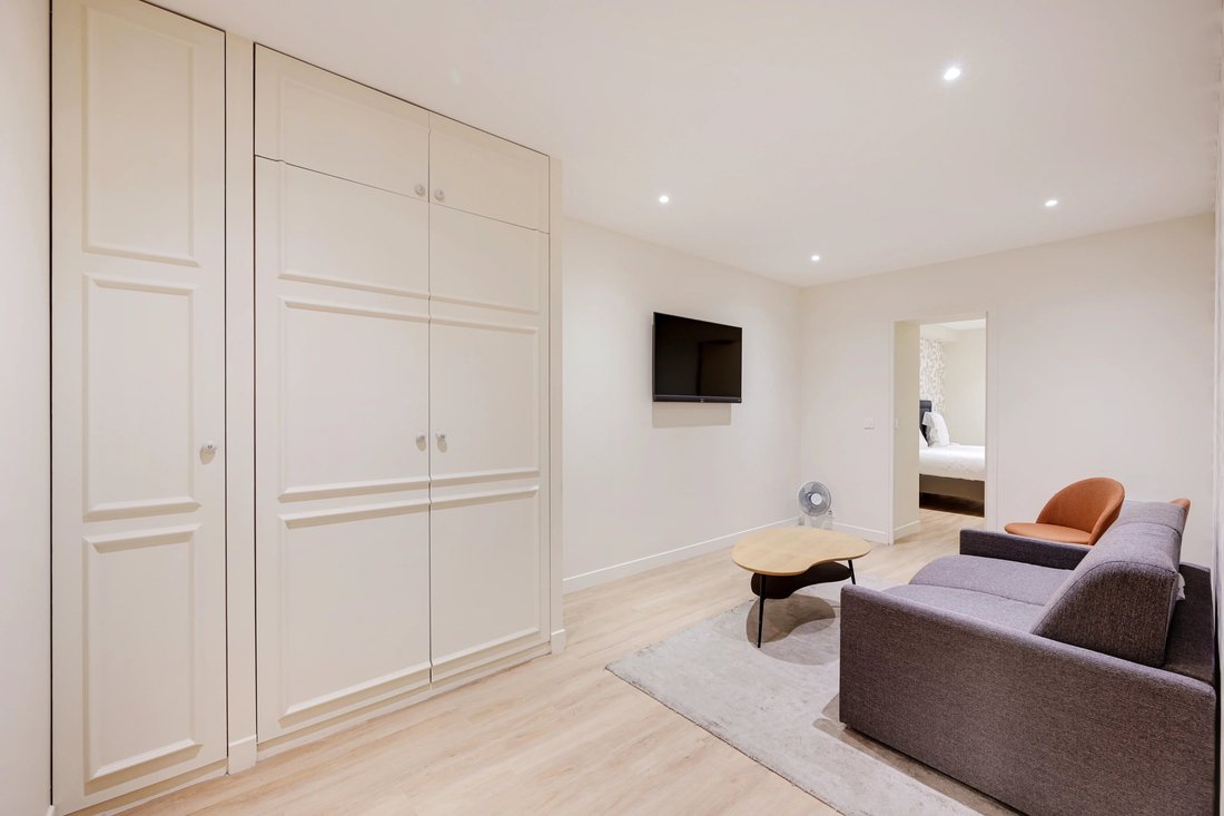 Apartment in Lorette-Martyrs, Paris 9e Arrondissement, Paris 5 - 19148464