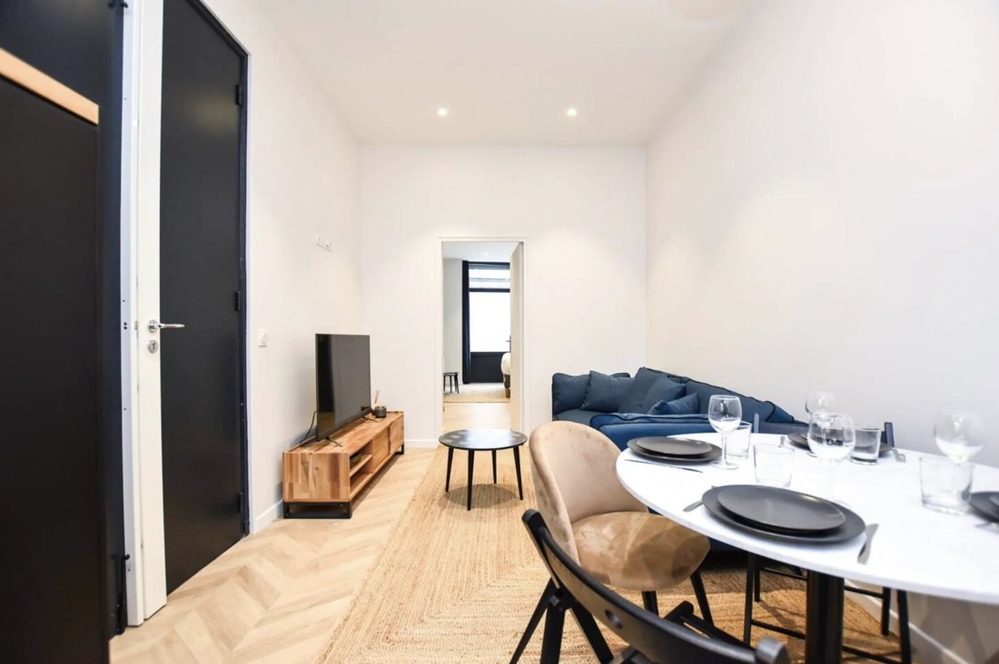 Apartment in Lorette-Martyrs, Paris 9e Arrondissement, Paris 2 - 19148464