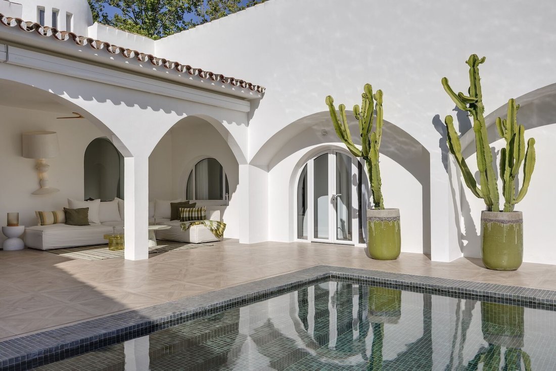 Villa in Guadalmina Alta, San Pedro de Alcantara, Spain 3 - 19147636