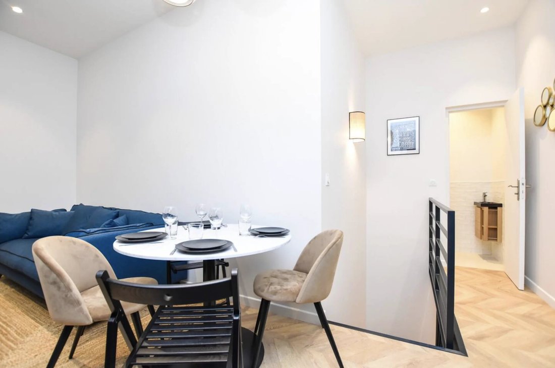 Apartment in Lorette-Martyrs, Paris 9e Arrondissement, Paris 3 - 19148464