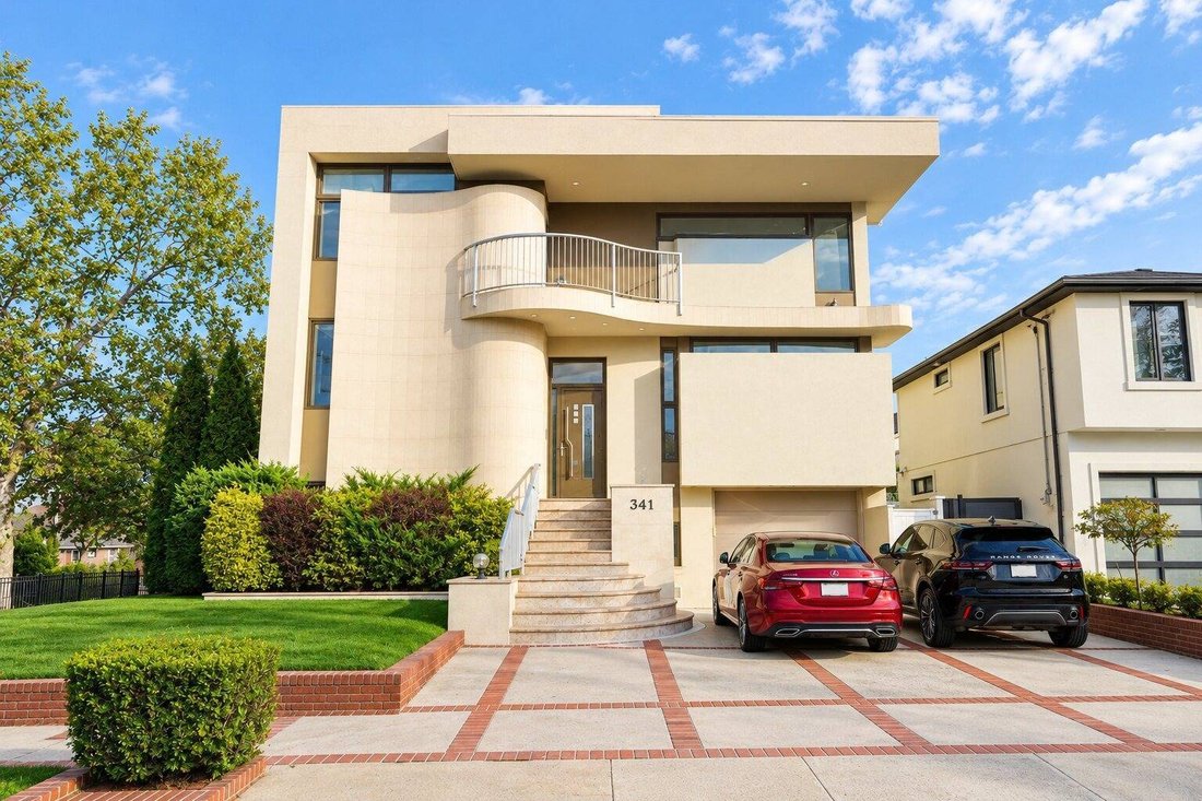 House in New York, New York, United States 2 - 19146688