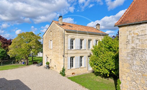 Villa a Branne, Nuova Aquitania, Francia 1